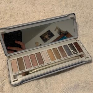 Pure Cosmetics eyeshadow pallet